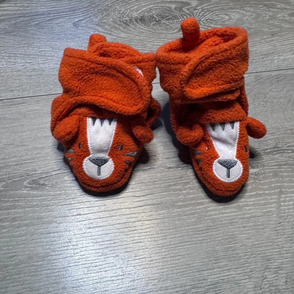 Hudson Baby Orange Tiger Fleece Booties 0-6M Hook and Loop Non-Slip